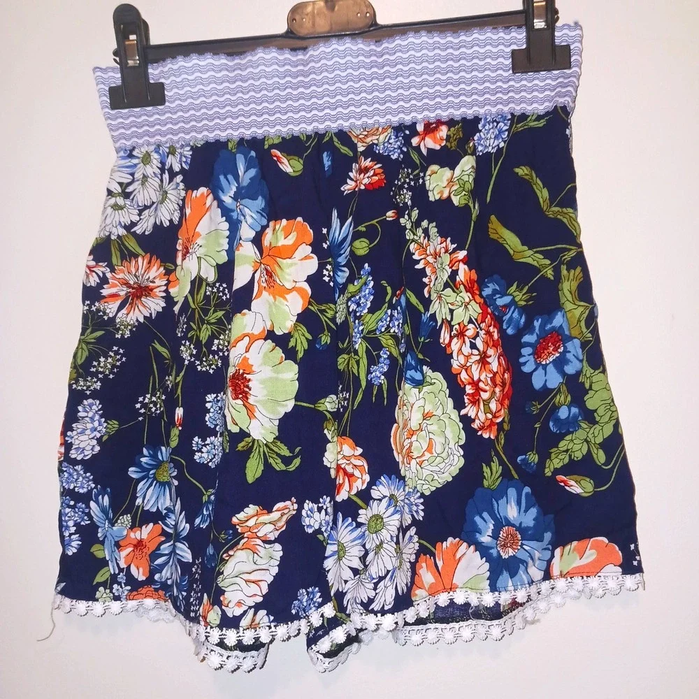 Cottagecore coquette Navy Blue Floral  Shorts Crochet Lace Trim S/M